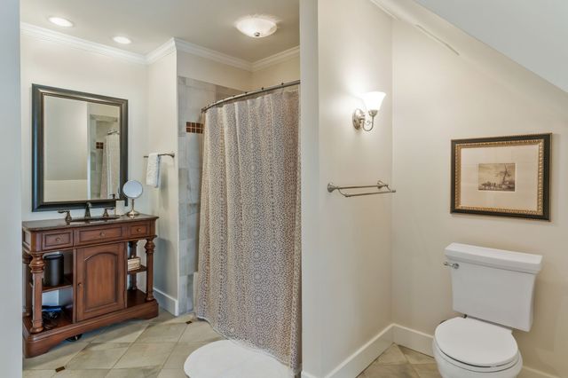 1724 Green Hills Dr, Nashville, TN 37215
