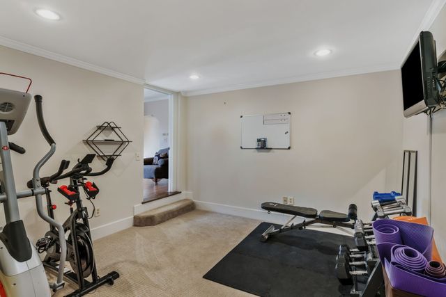 1724 Green Hills Dr, Nashville, TN 37215