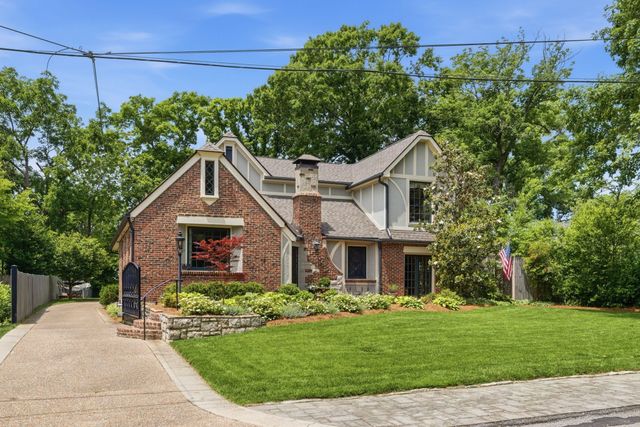 1724 Green Hills Dr, Nashville, TN 37215