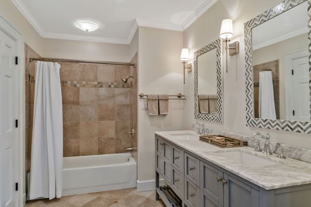 1724 Green Hills Dr, Nashville, TN 37215