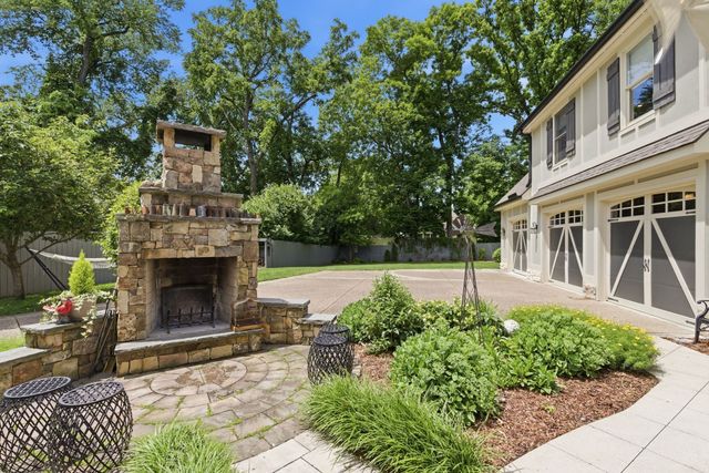 1724 Green Hills Dr, Nashville, TN 37215