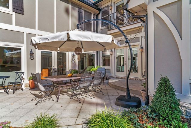 1724 Green Hills Dr, Nashville, TN 37215