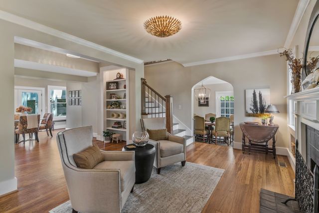 1724 Green Hills Dr, Nashville, TN 37215