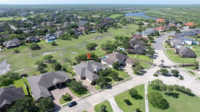 4 E Bar Le Doc Dr, Corpus Christi, TX 78414