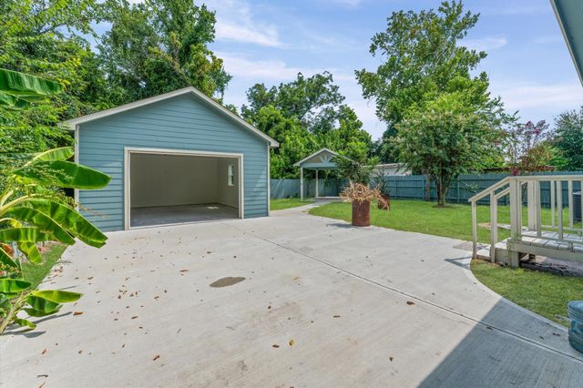 1805 Chamberlain Street, Houston, TX 77093