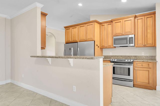 662 SW Jacoby Avenue, Port St Lucie, FL 34953