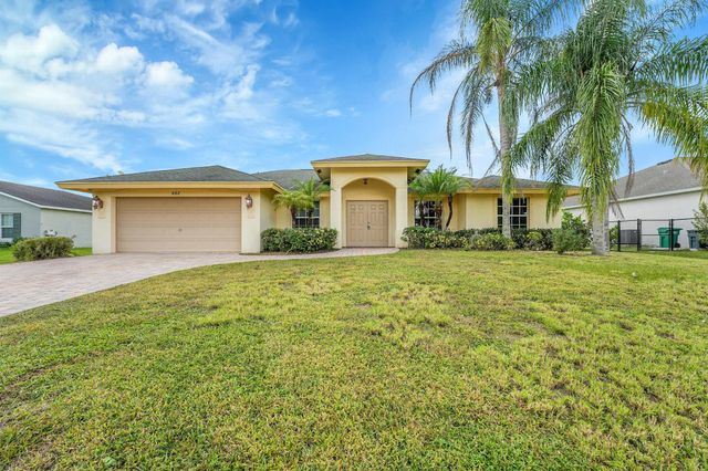 662 SW Jacoby Avenue, Port St Lucie, FL 34953
