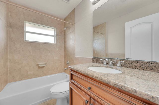 662 SW Jacoby Avenue, Port St Lucie, FL 34953