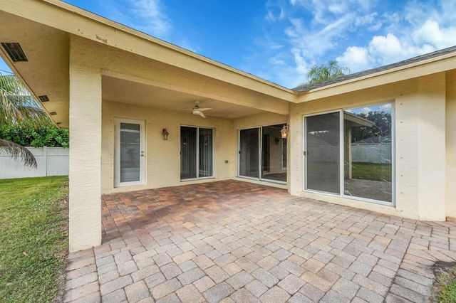 662 SW Jacoby Avenue, Port St Lucie, FL 34953