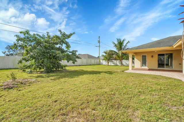 662 SW Jacoby Avenue, Port St Lucie, FL 34953