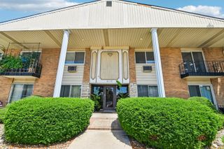 8997 Kennedy Drive 2E, Des Plaines, IL 60016