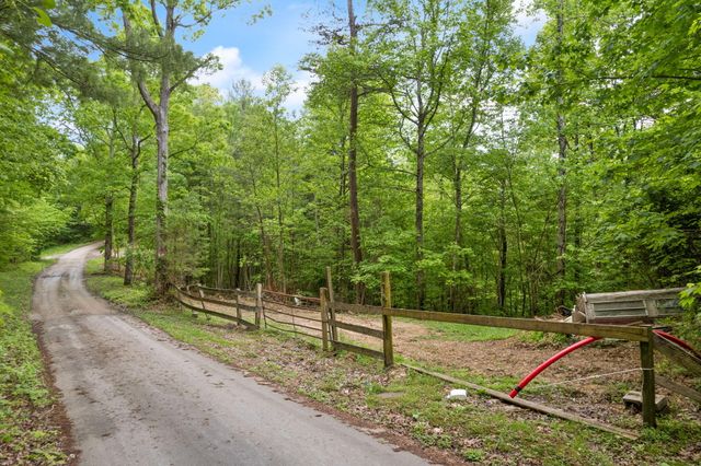 7 Firefly Lane, Campton, KY 41301