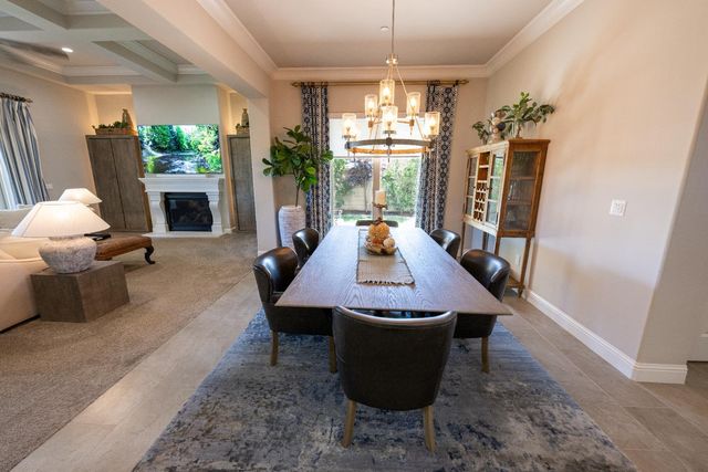 11854 N Champions Drive, Fresno, CA 93730