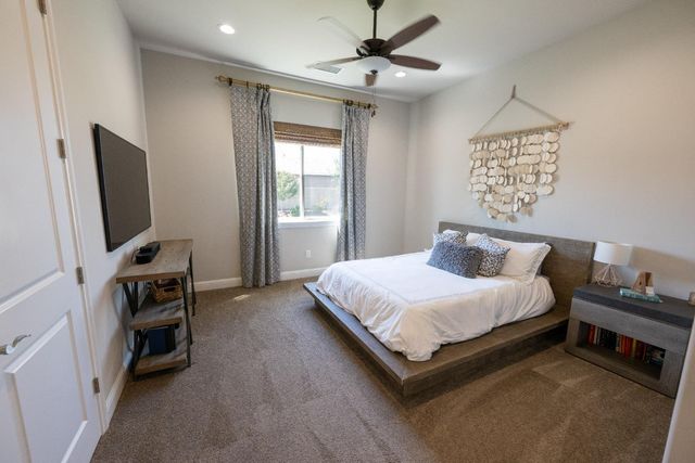 11854 N Champions Drive, Fresno, CA 93730