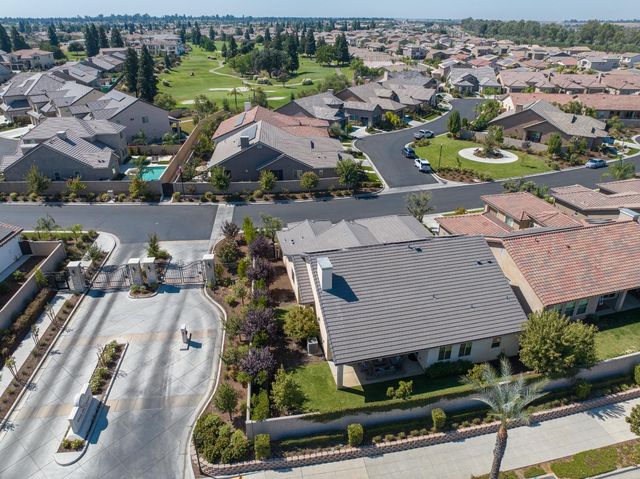 11854 N Champions Drive, Fresno, CA 93730