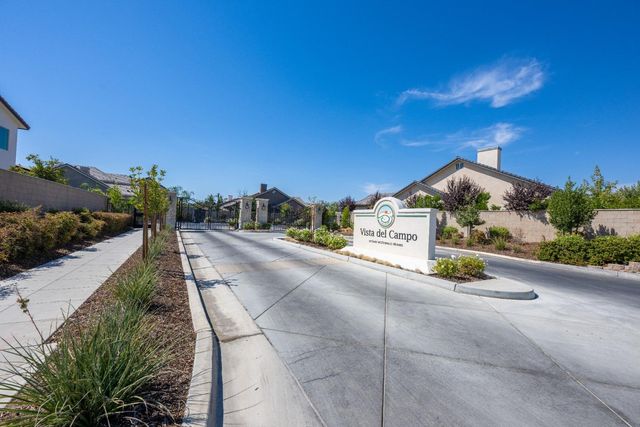 11854 N Champions Drive, Fresno, CA 93730