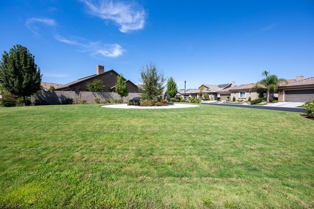 11854 N Champions Drive, Fresno, CA 93730