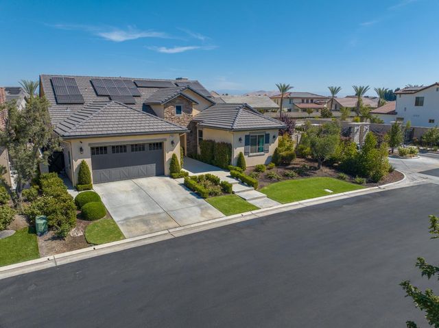 11854 N Champions Drive, Fresno, CA 93730