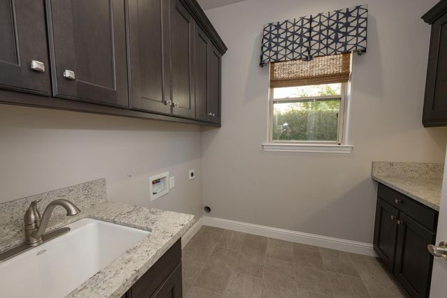 11854 N Champions Drive, Fresno, CA 93730