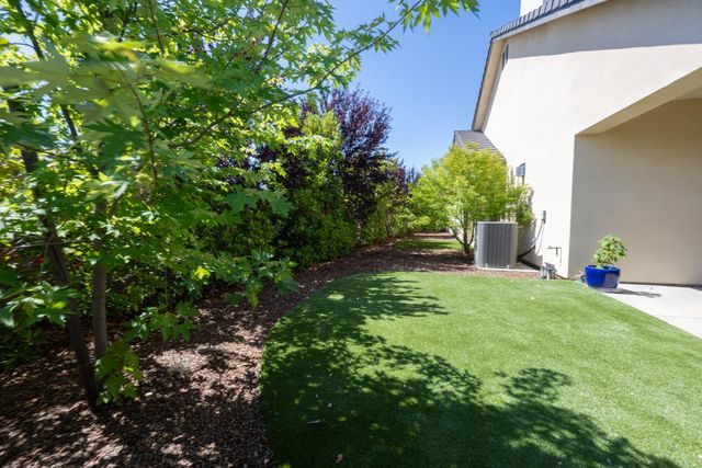 11854 N Champions Drive, Fresno, CA 93730