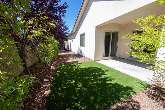 11854 N Champions Drive, Fresno, CA 93730