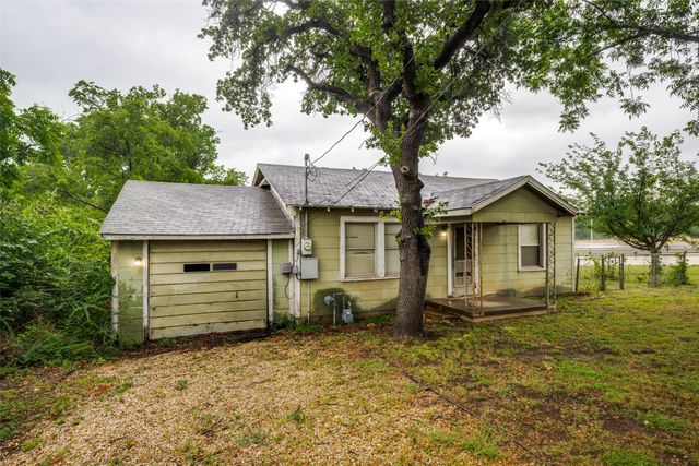 1202 Lindsey Street, Denton, TX 76205