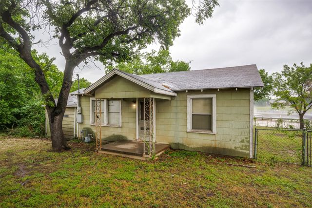 1202 Lindsey Street, Denton, TX 76205