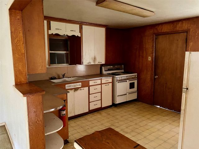 1202 Lindsey Street, Denton, TX 76205