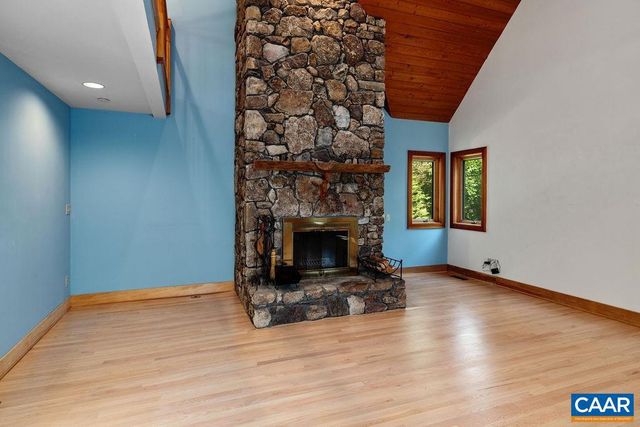 65 WINDTHISTLE CT, Nellysford, VA 22958