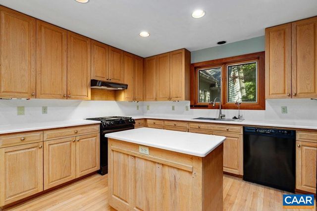 65 WINDTHISTLE CT, Nellysford, VA 22958