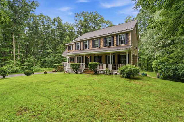 8 Tyler Drive, Londonderry, NH 03053