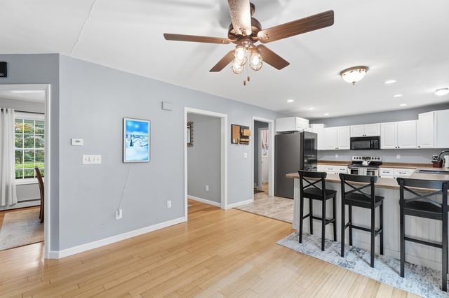 8 Tyler Drive, Londonderry, NH 03053