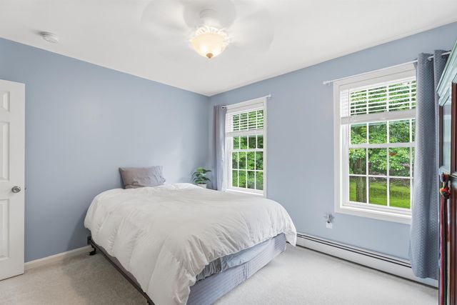 8 Tyler Drive, Londonderry, NH 03053