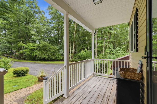 8 Tyler Drive, Londonderry, NH 03053