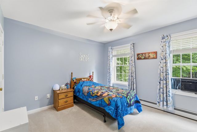 8 Tyler Drive, Londonderry, NH 03053