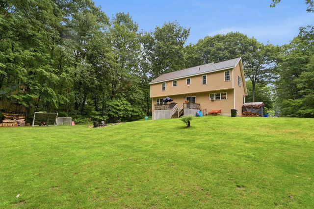 8 Tyler Drive, Londonderry, NH 03053