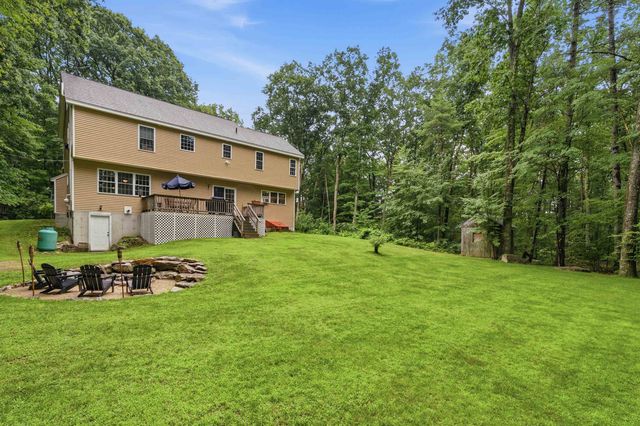 8 Tyler Drive, Londonderry, NH 03053