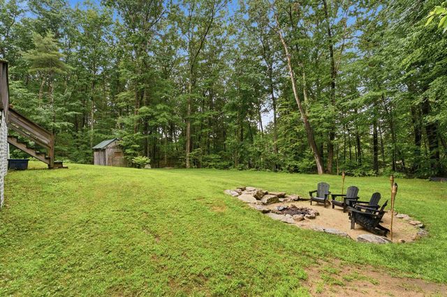 8 Tyler Drive, Londonderry, NH 03053
