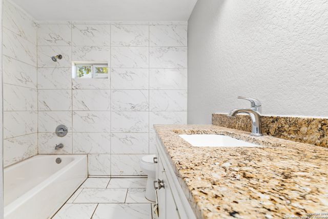 714 Hallie Ave, San Antonio, TX 78210