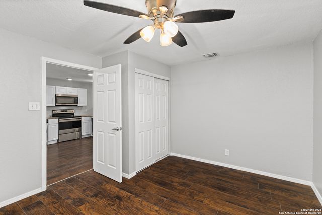 714 Hallie Ave, San Antonio, TX 78210