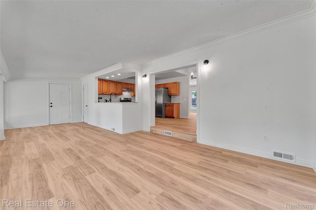 45467 Sterritt Street, Utica, MI 48317