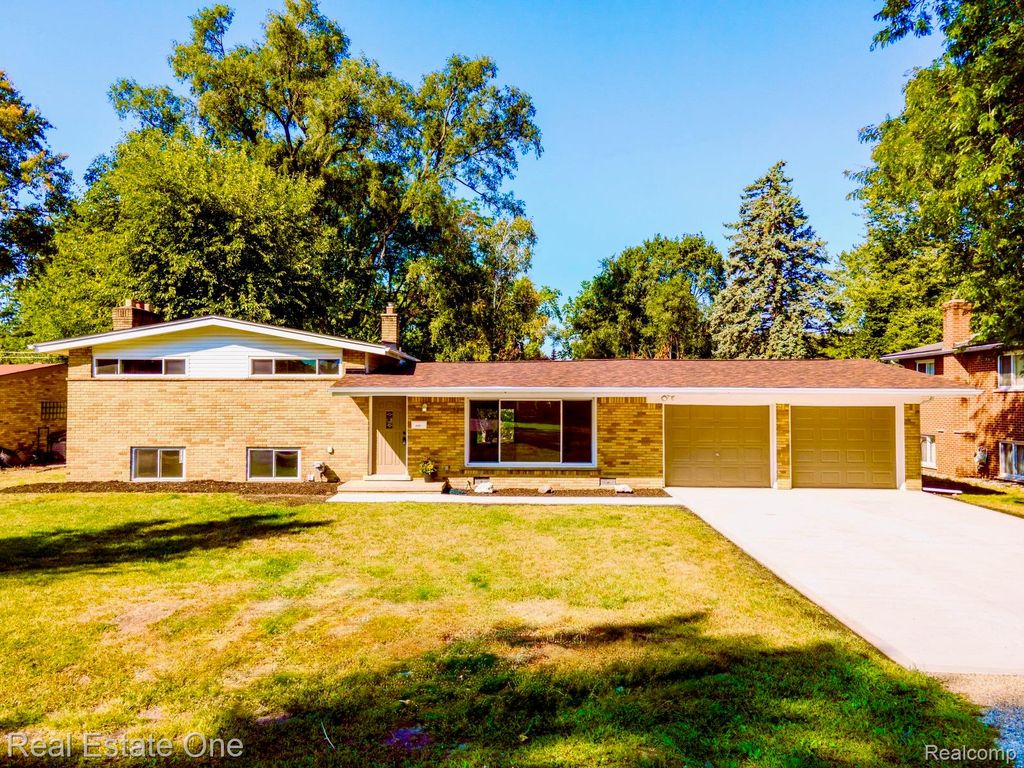 45467 Sterritt Street, Utica, MI 48317