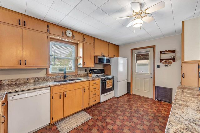 610 GOODELL STREET, Green Bay, WI 54301
