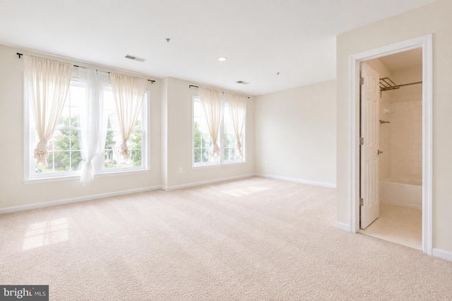 10225 EVERLEY TER, Lanham, MD 20706