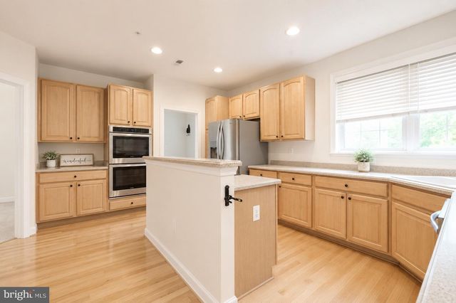 10225 EVERLEY TER, Lanham, MD 20706