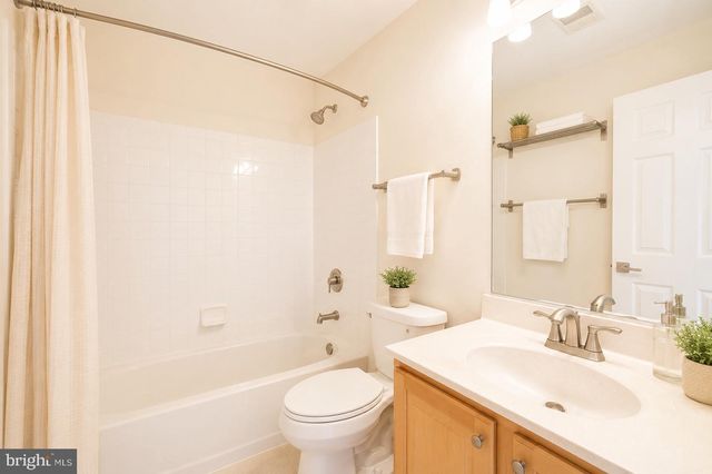 10225 EVERLEY TER, Lanham, MD 20706
