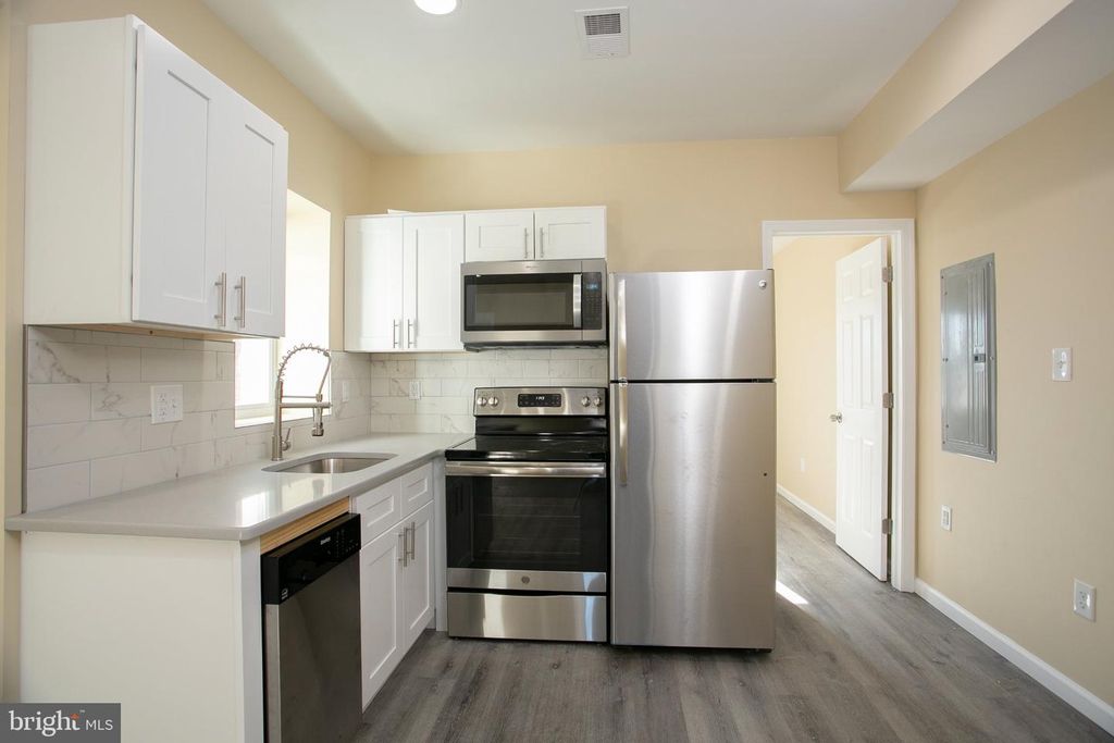 4942 CHESTNUT ST, Philadelphia, PA 19139 — photo 2