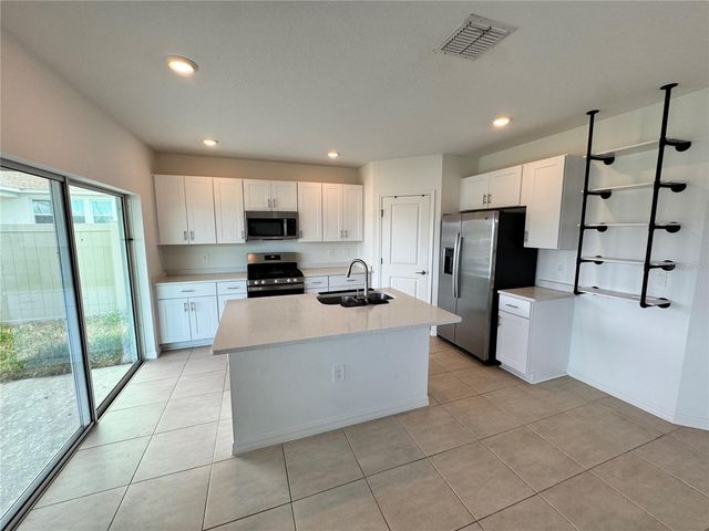 33981 SKY BLOSSOM CIRCLE, Leesburg, FL 34788
