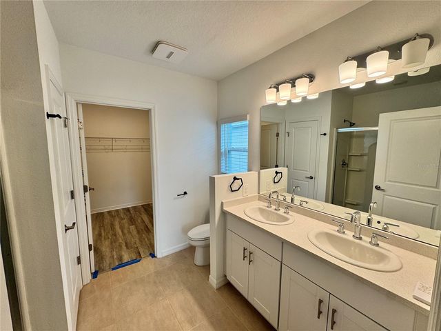 33981 SKY BLOSSOM CIRCLE, Leesburg, FL 34788