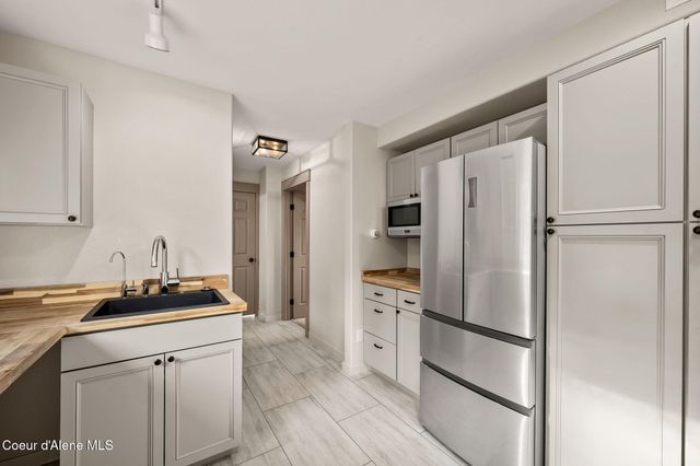 2885 E Point Hayden DR, Hayden Lake, ID 83835